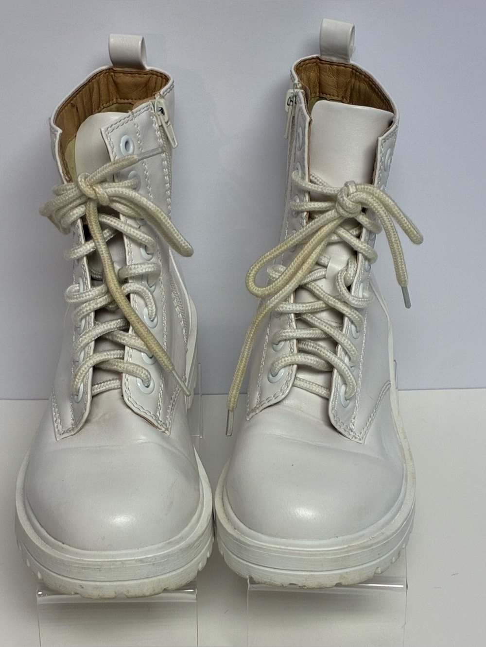 Soda Firm All White Boots 7.5 Lace Up Rounded Toe Chunky Platform Combat Ankle